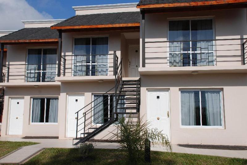 Brisas Del Lago Apartamentos Colon  Exterior photo